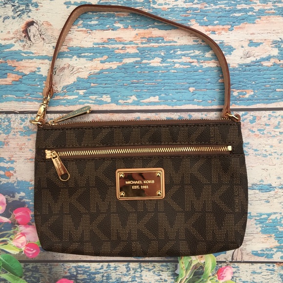 🌼 SALE! Michael Kors Mini Bag/ Wristlet! - Picture 1 of 5